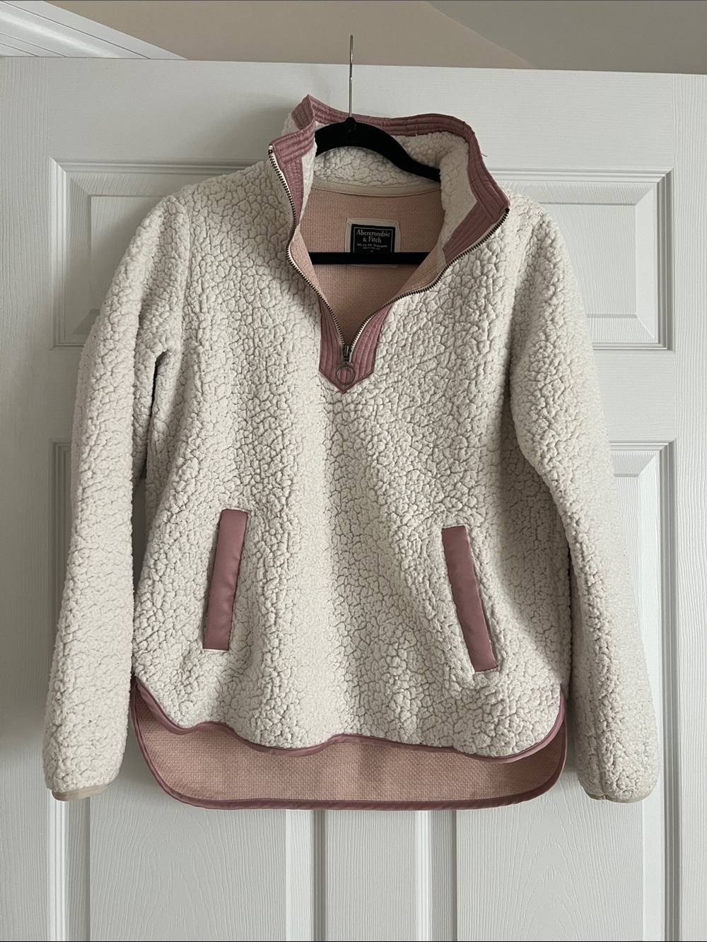 Abercrombie & Fitch white pink Sherpa pullover fleece S